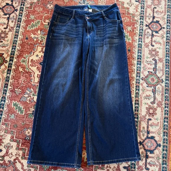 HALARA Asymetrical Low Rise Paint Blue Wide-Leg Women’s Jeans - Picture 4 of 7